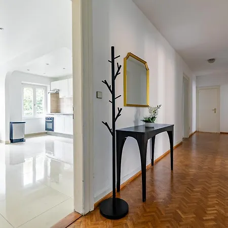 Hyper Centre - 120m2- F5 Apartment *